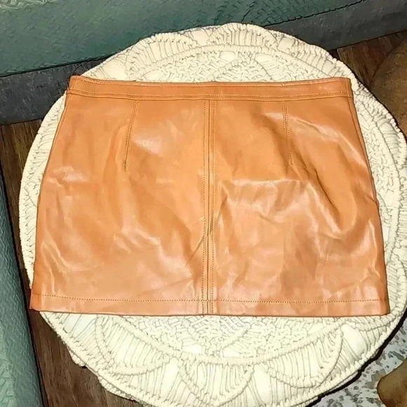 Free People NWOT Mini Skirt - Picture 2 of 3